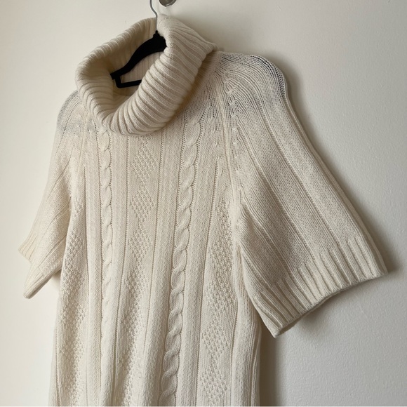 Uniqlo White Cream Cableknit Wool Blend Short Sleeve Turtleneck Sweater - Picture 9 of 9